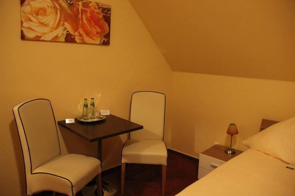 Hotel-Restaurant Holsteiner Hof Geesthacht Eksteriør bilde
